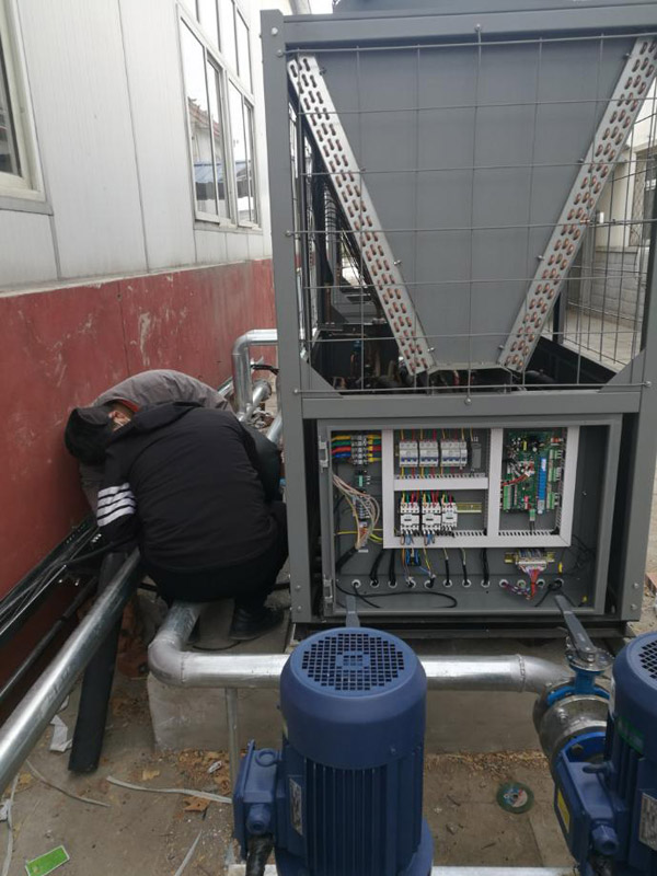 空氣源熱泵主機(jī)安裝 空氣源熱泵主機(jī)安裝